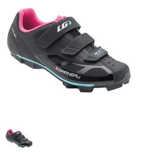 WOMEN'S MULTI AIR FLEX CYCLING
BLACK/PINK SIZE 40